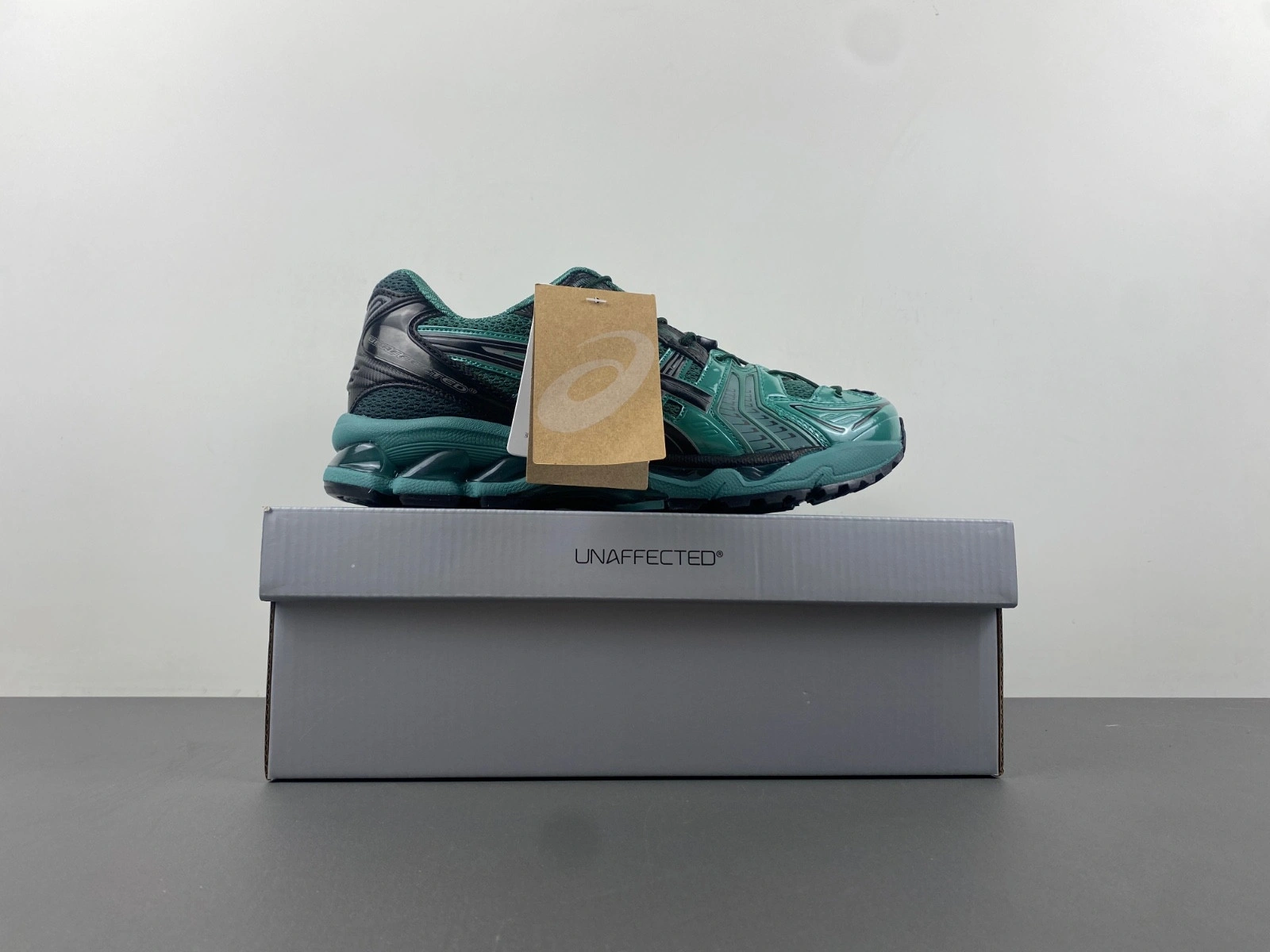 ASICS x UNAFFECTED GEL-Kayano 14 