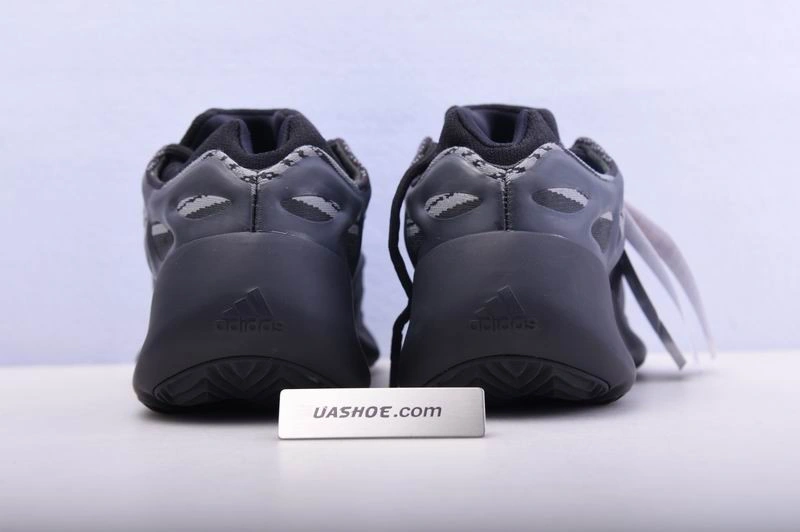 Adidas Yeezy 700 v3  Black  H67799