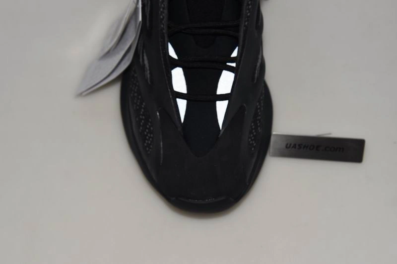 Adidas Yeezy 700 v3  Black  H67799