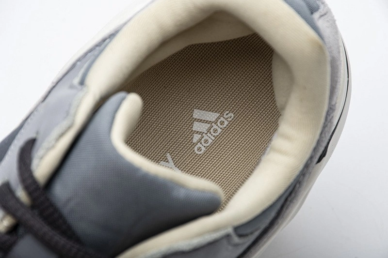 Adidas Yeezy Boost 700 'Magnet'  FV9922
