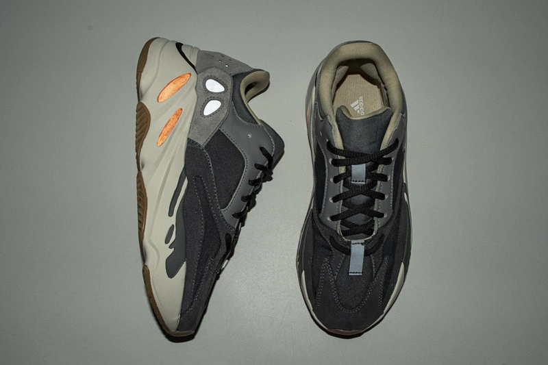 Adidas Yeezy Boost 700 'Magnet'  FV9922