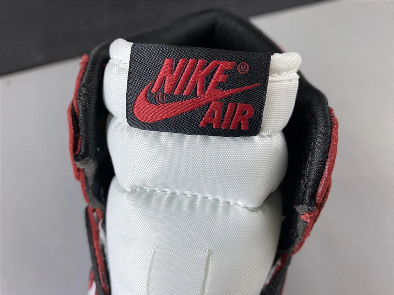 Air Jordan 1 Bloodline 2.0 555088-129