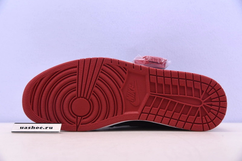 Air Jordan 1 Bred Patent Leather 555088-063