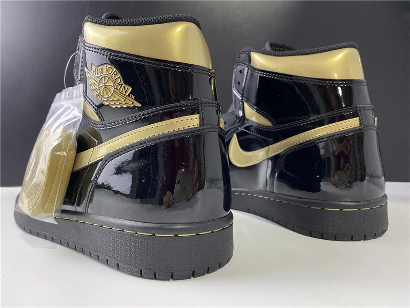 Air Jordan 1 High OG   555088-032