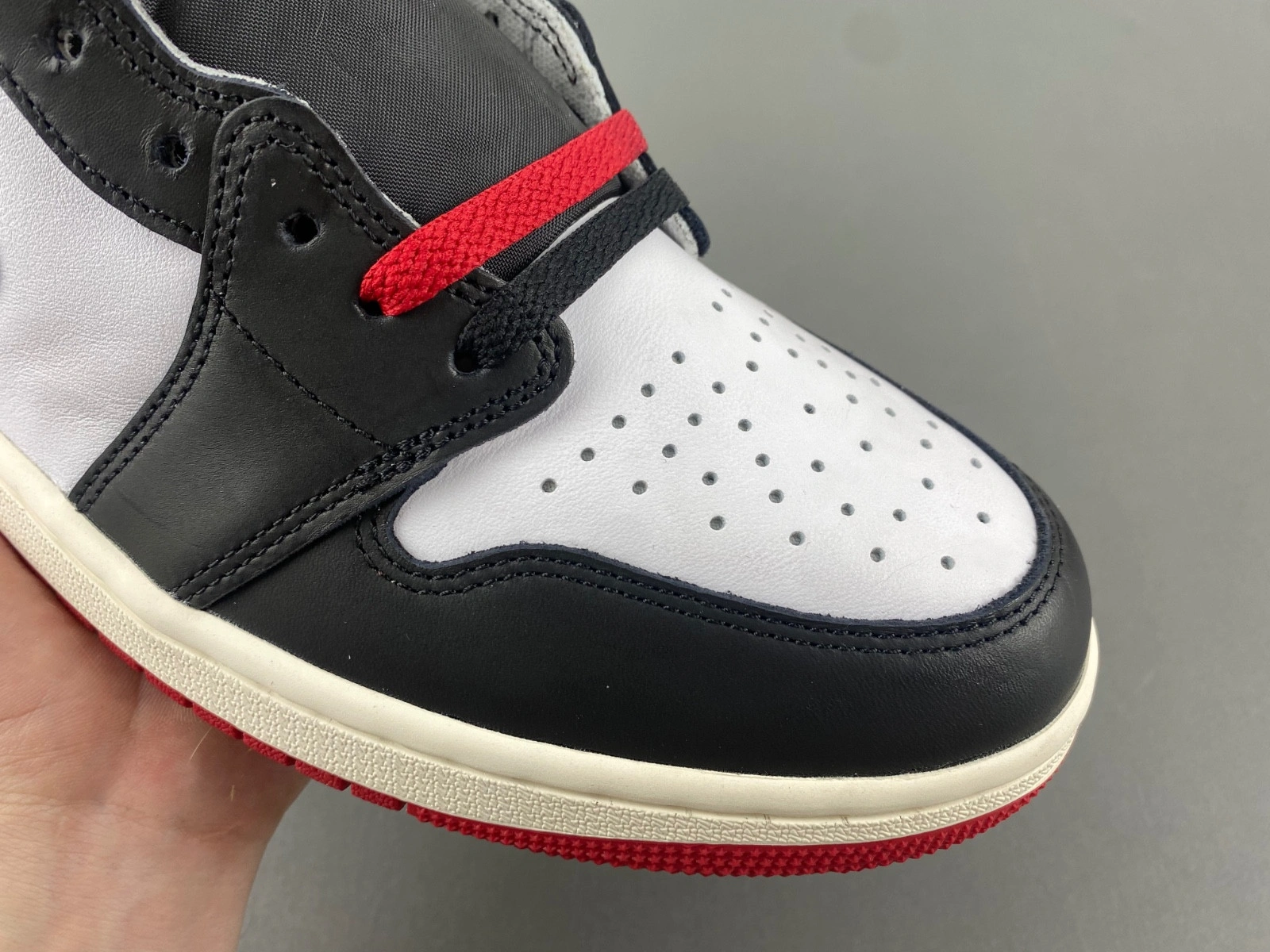 Air Jordan 1 High OG Black Toe Reimagined DZ5485-106
