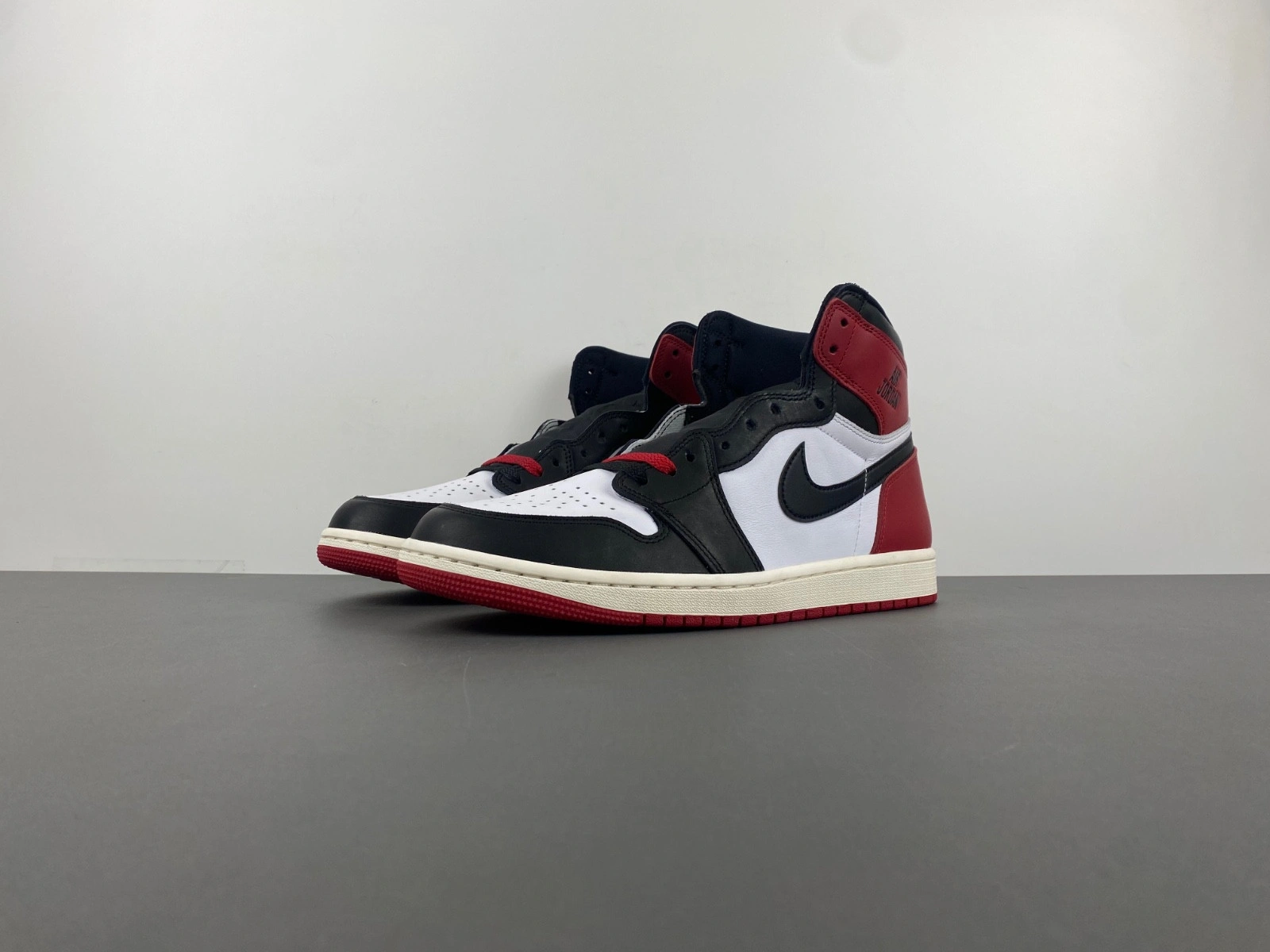 Air Jordan 1 High OG Black Toe Reimagined DZ5485-106