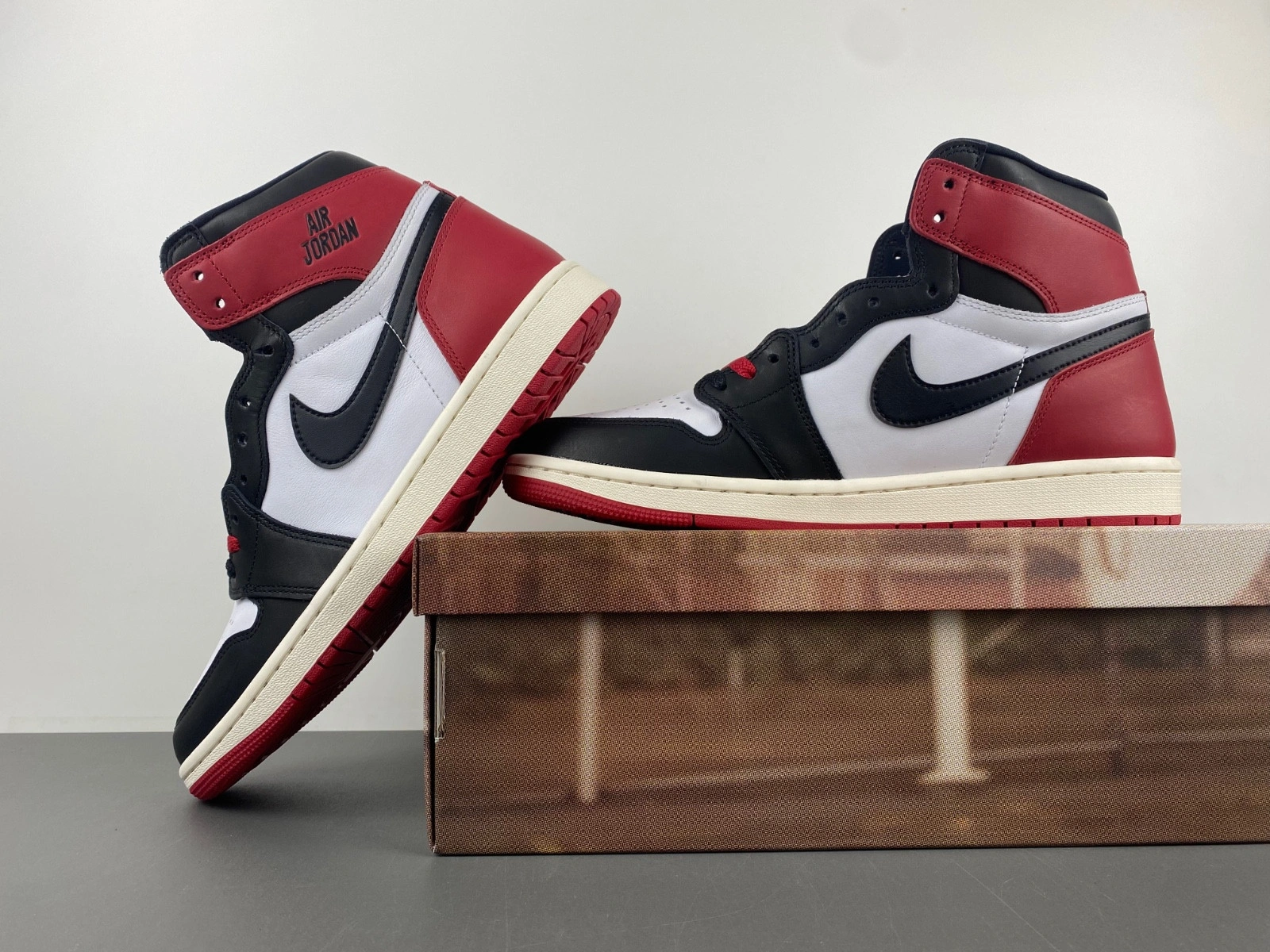 Air Jordan 1 High OG Black Toe Reimagined DZ5485-106