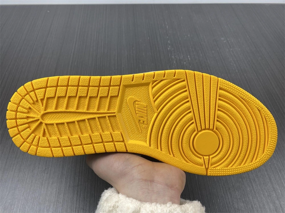 Air Jordan 1 High OG “Brotherhood”   555088-706