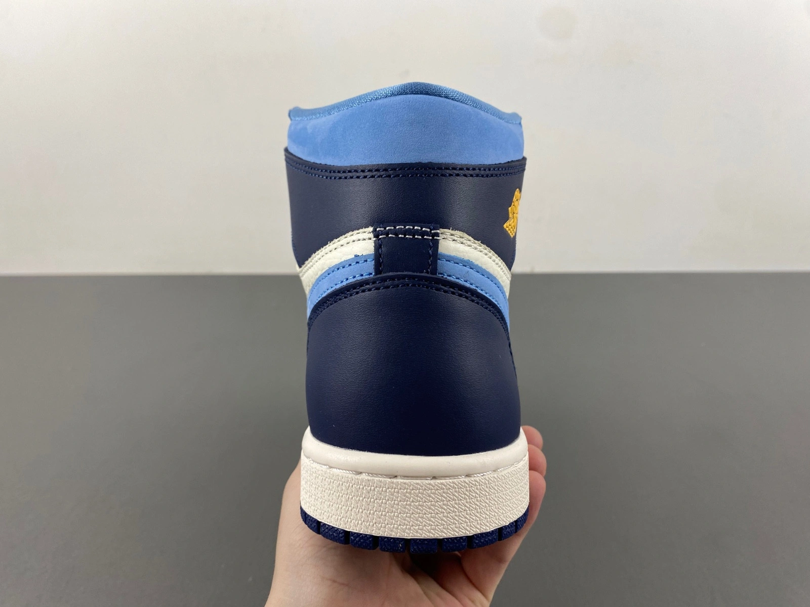 Air Jordan 1 High OG First in Flight FD2596-400