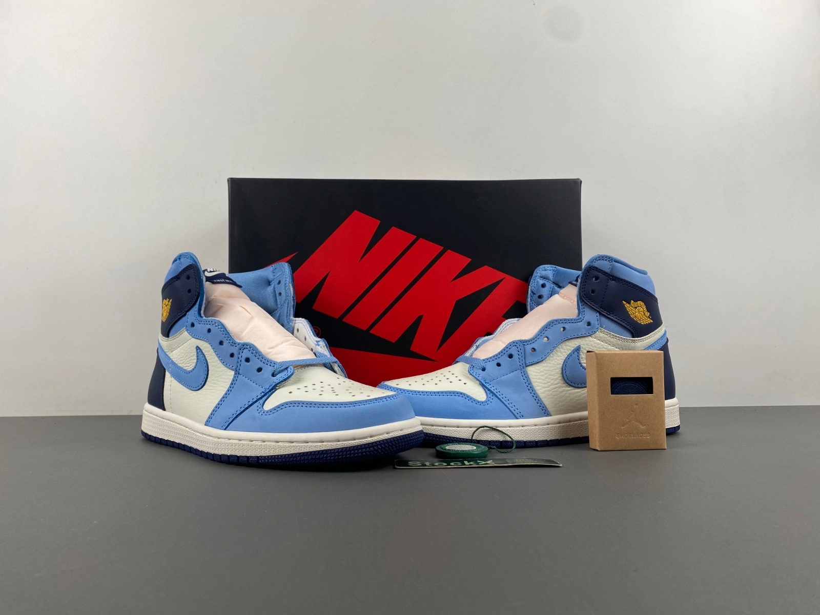 Air Jordan 1 High OG First in Flight FD2596-400