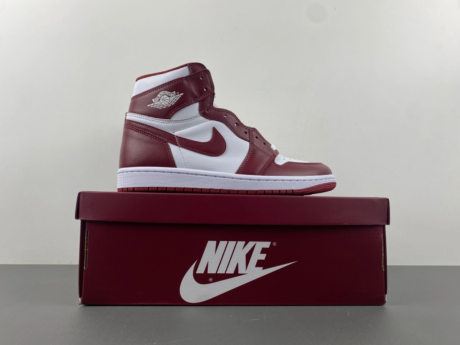Air Jordan 1 High OG Team Red DZ5485-160