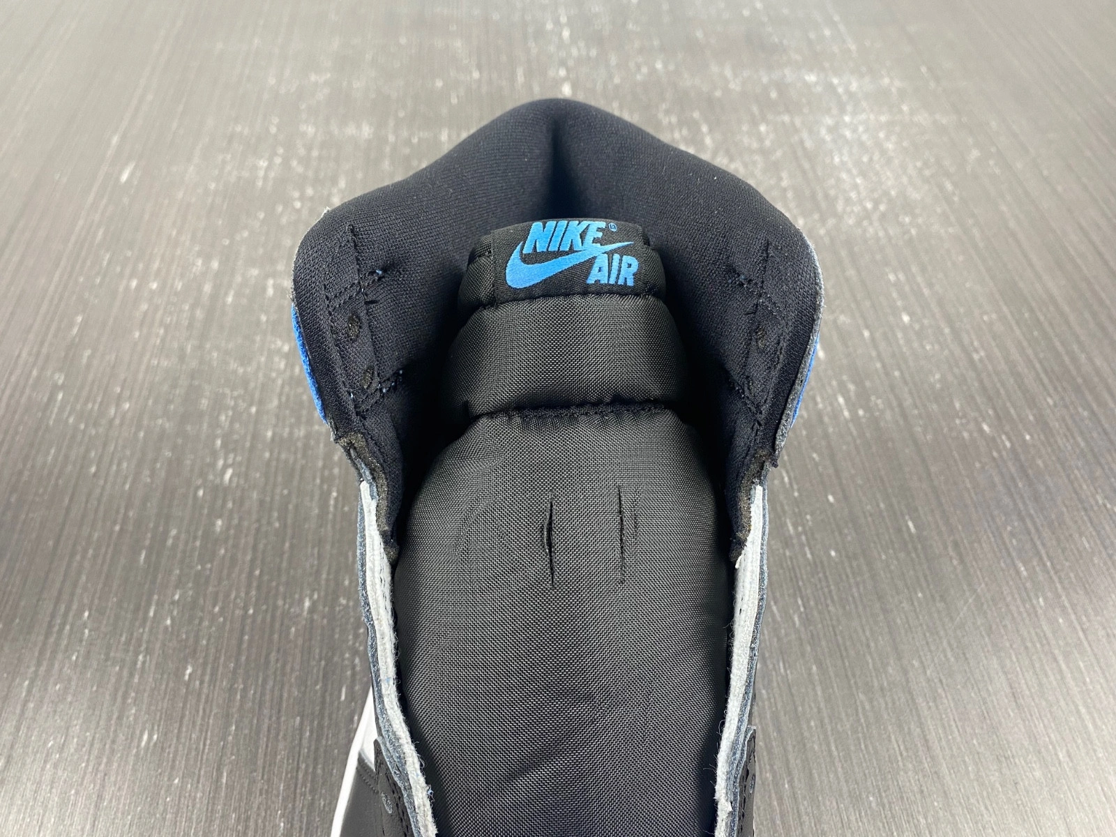Air Jordan 1 High OG University Blue DZ5485-400