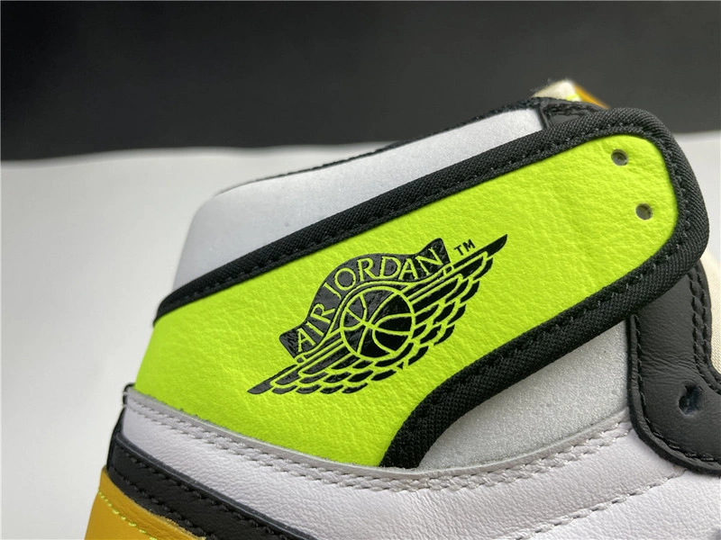 Air Jordan 1 High OG “University Gold”    555088-118
