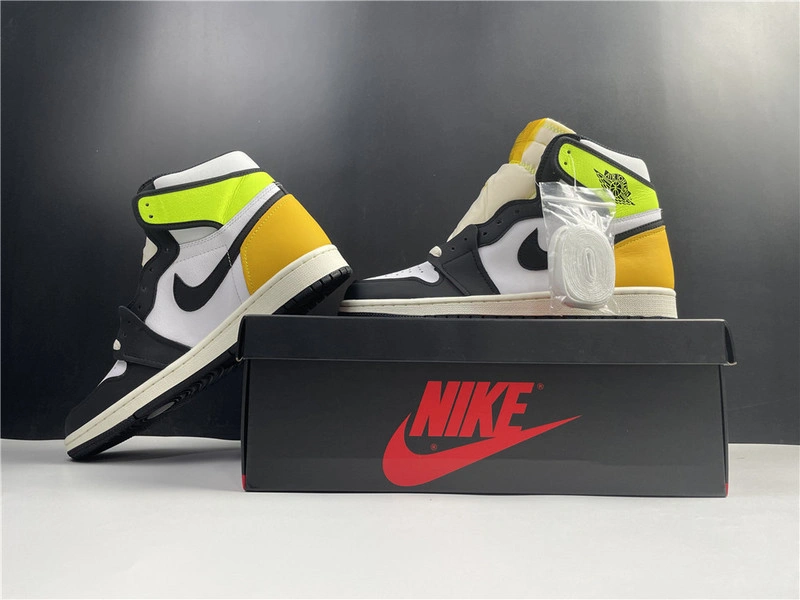Air Jordan 1 High OG “University Gold”    555088-118
