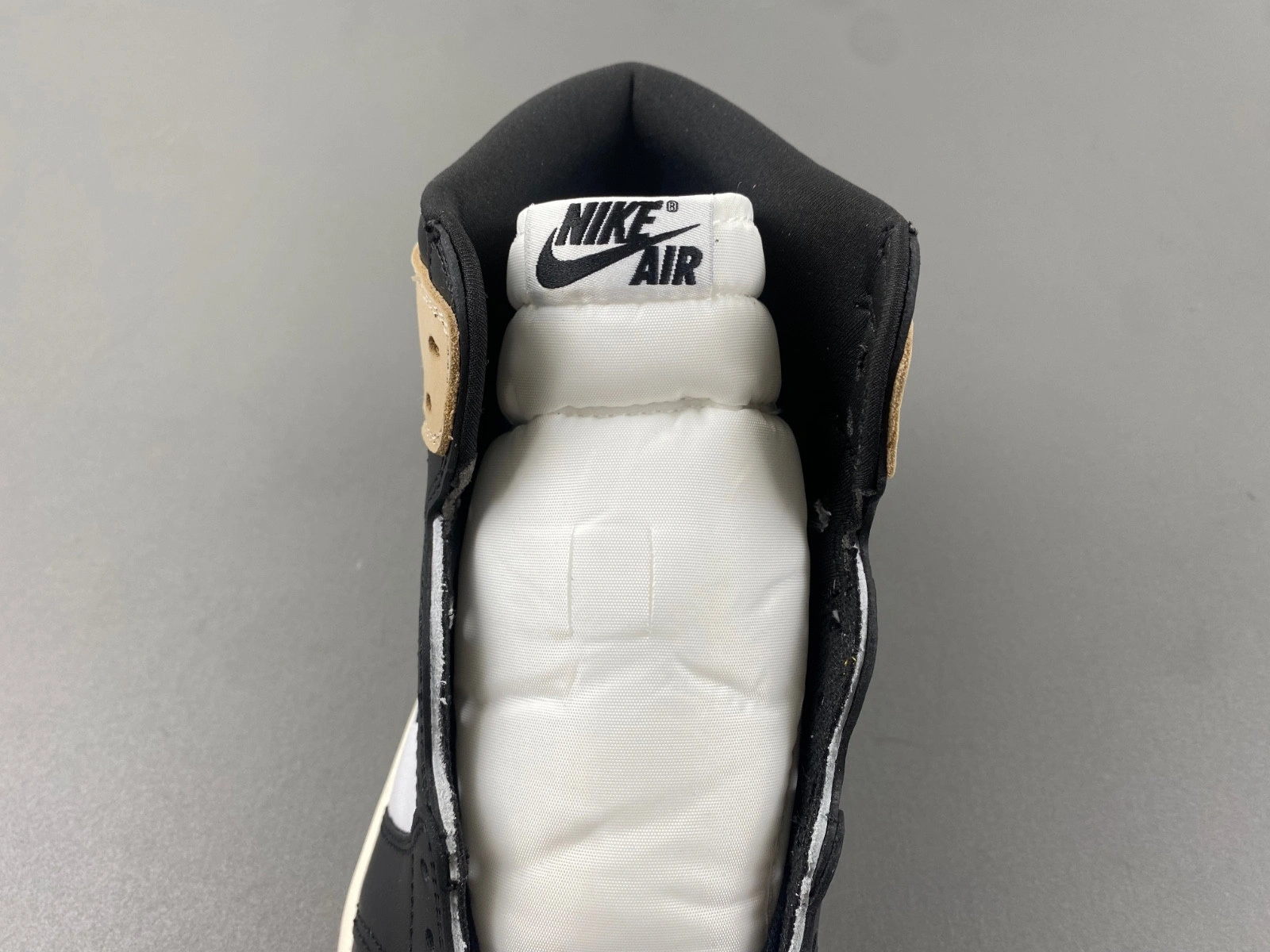 Air Jordan 1 High OG WMNS 