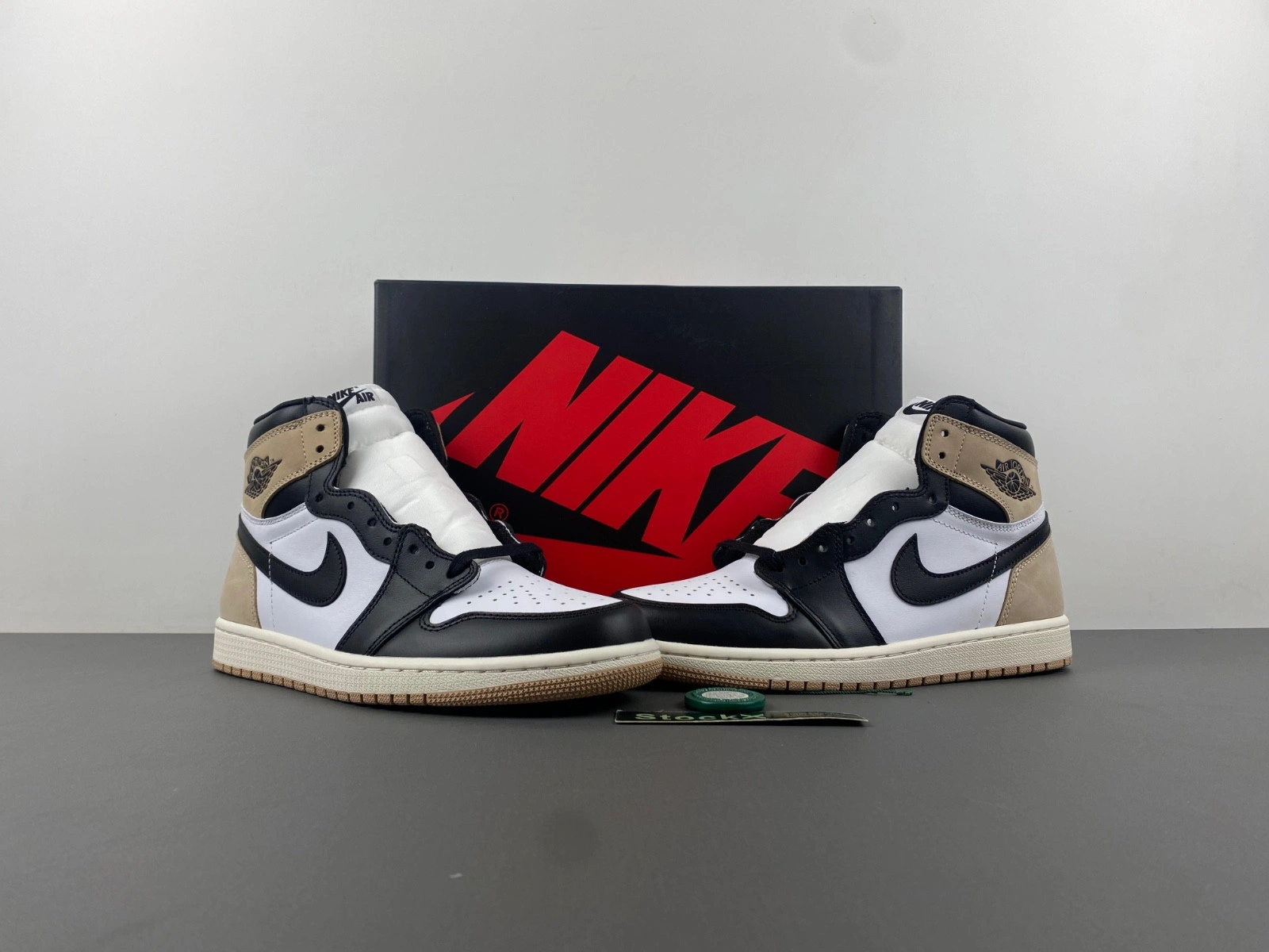 Air Jordan 1 High OG WMNS 