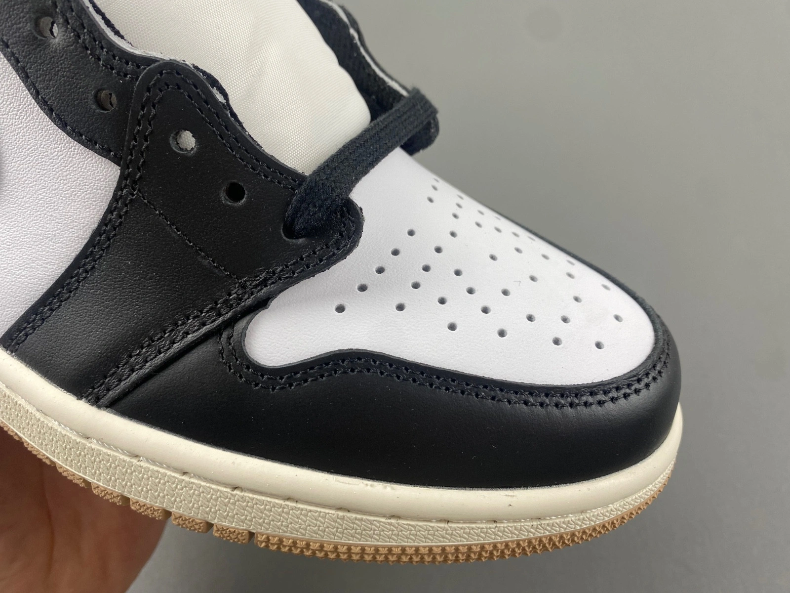 Air Jordan 1 High OG WMNS 