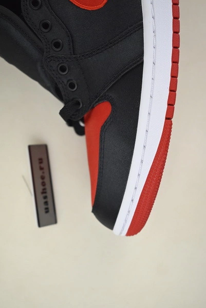 Air Jordan 1 High OG WMNS Satin Bred FD4810-061