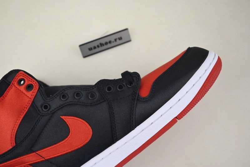 Air Jordan 1 High OG WMNS Satin Bred FD4810-061