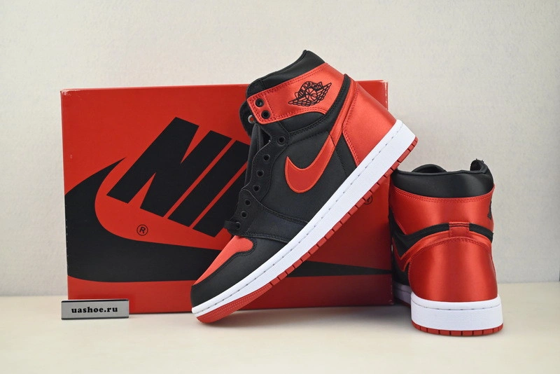 Air Jordan 1 High OG WMNS Satin Bred FD4810-061