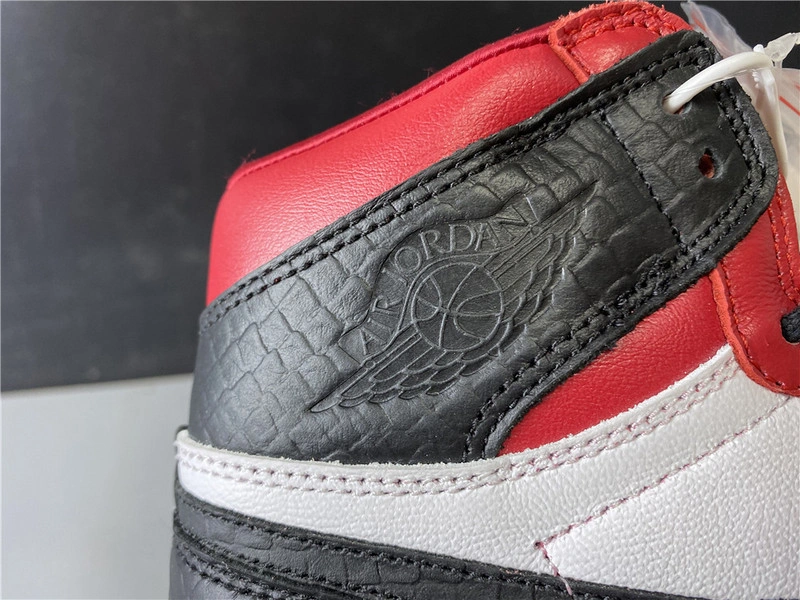 Air Jordan 1 High OG WMNS “Satin Snake”   CD0461-601