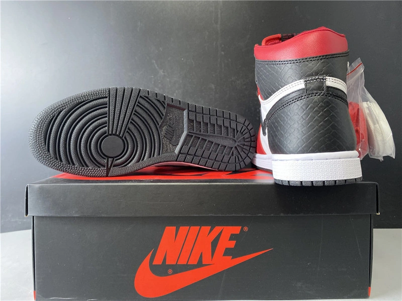 Air Jordan 1 High OG WMNS “Satin Snake”   CD0461-601
