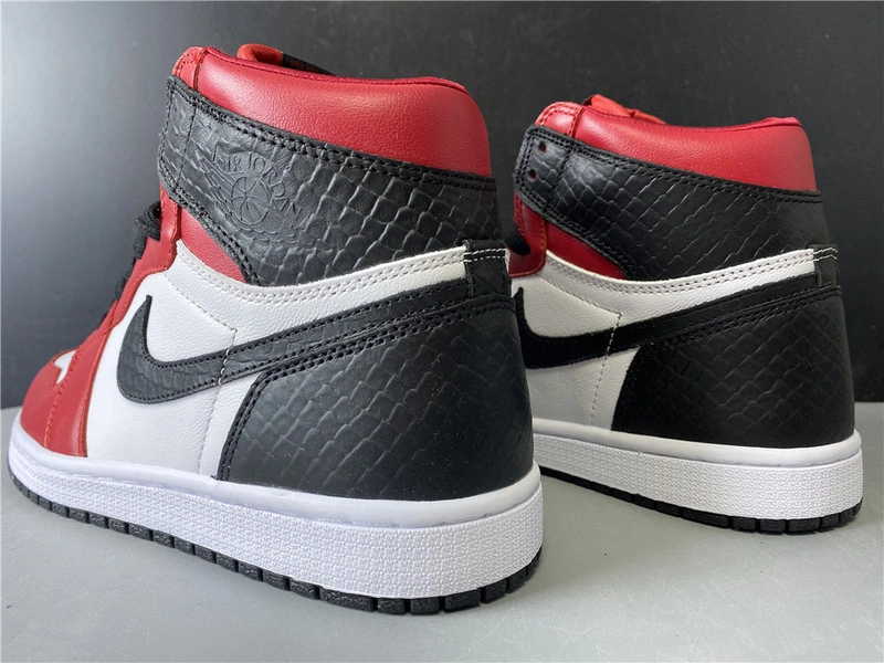 Air Jordan 1 High OG WMNS “Satin Snake”   CD0461-601