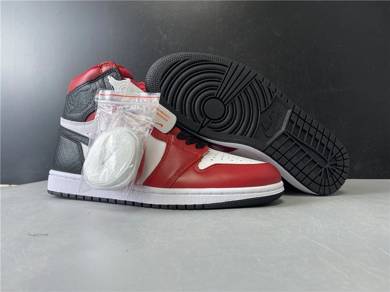 Air Jordan 1 High OG WMNS “Satin Snake”   CD0461-601
