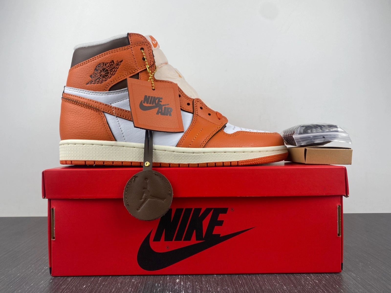 Air Jordan 1 High OG WMNS “Starfish” DO9369-101