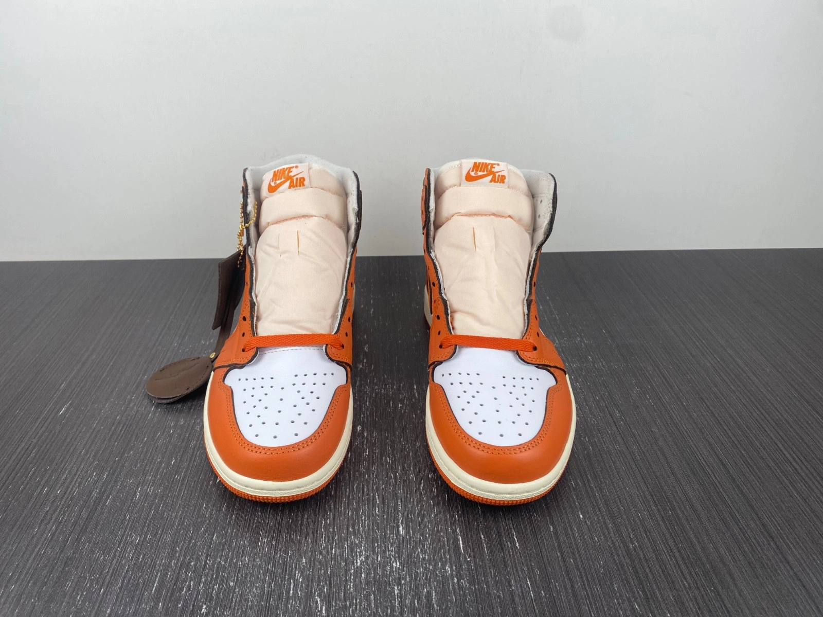 Air Jordan 1 High OG WMNS “Starfish” DO9369-101