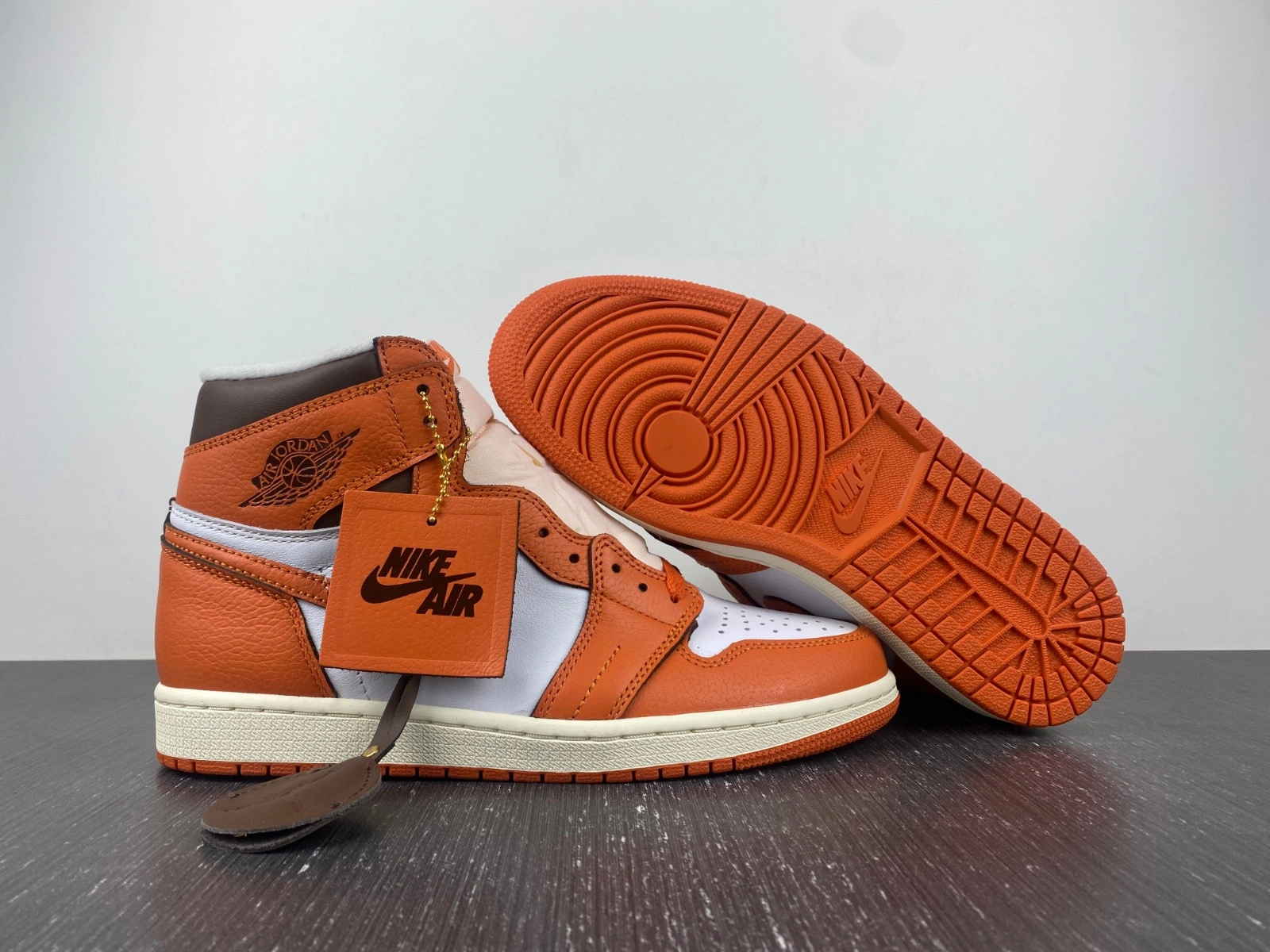 Air Jordan 1 High OG WMNS “Starfish” DO9369-101