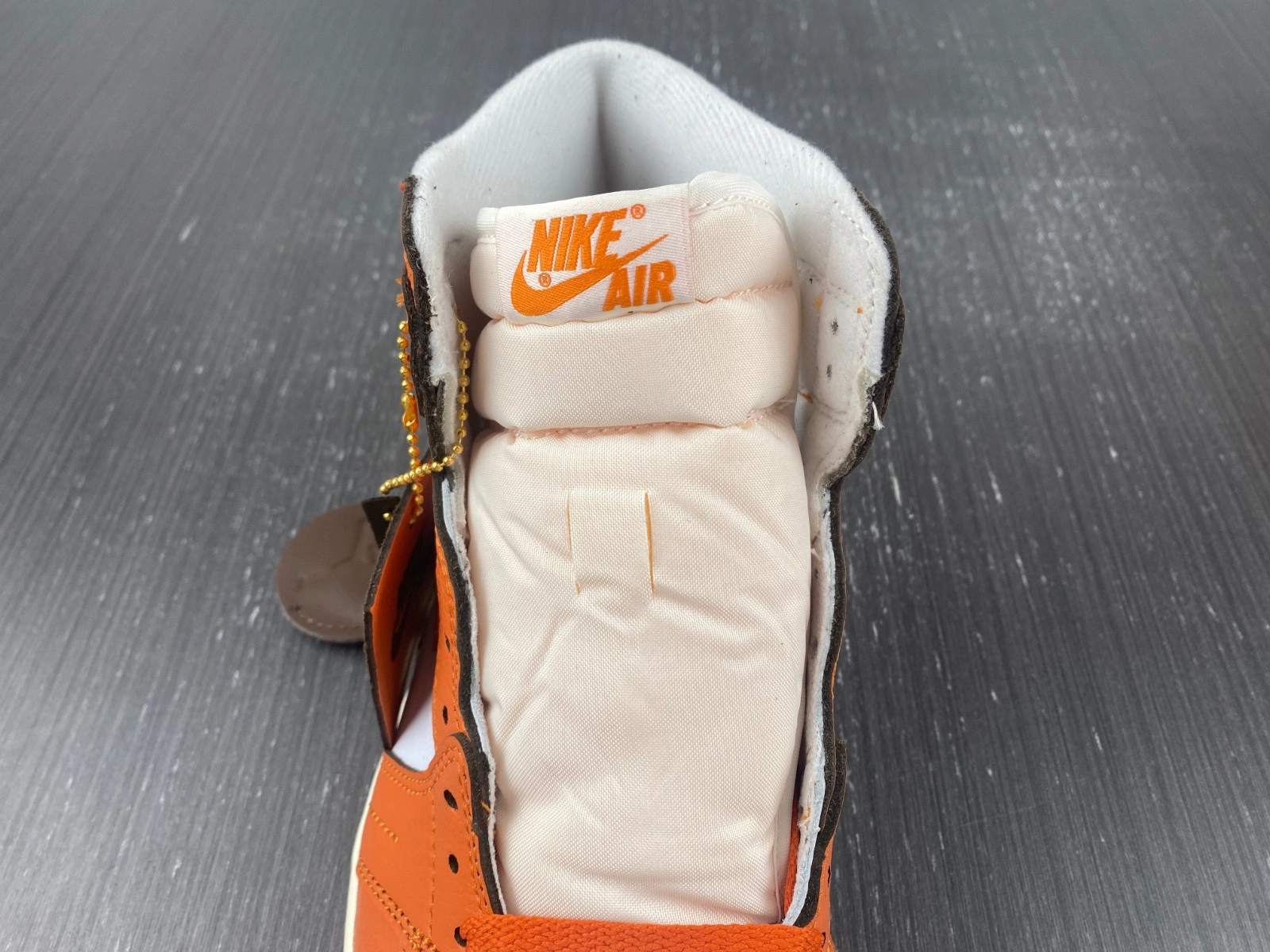 Air Jordan 1 High OG WMNS “Starfish” DO9369-101