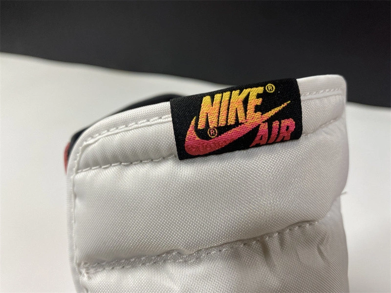 Air Jordan 1 High OG“Light Fusion Red”  555088-603