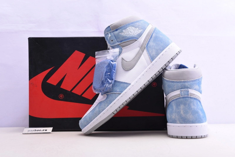 Air Jordan 1“ Hype Royal”  555088-402