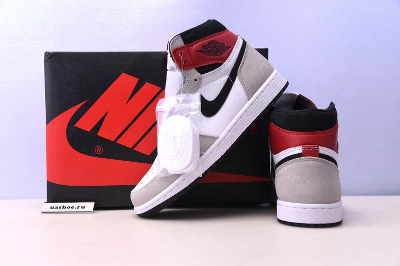 Air Jordan 1 “Light Smoke Grey”  555088-126