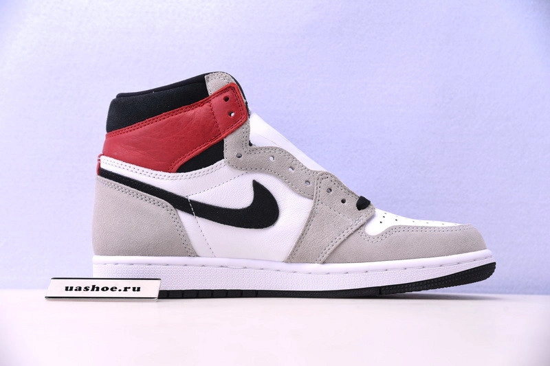 Air Jordan 1 “Light Smoke Grey”  555088-126