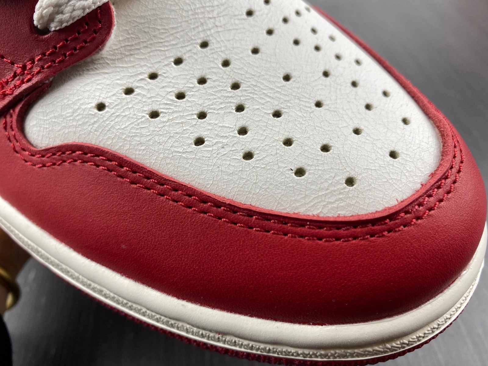 Air Jordan 1 Lost And Found DZ5485-612
