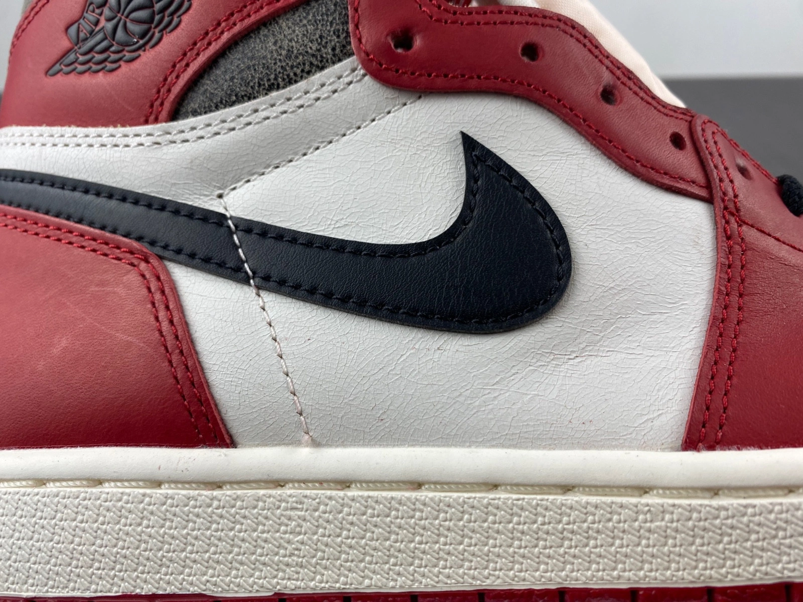 Air Jordan 1 Lost And Found DZ5485-612