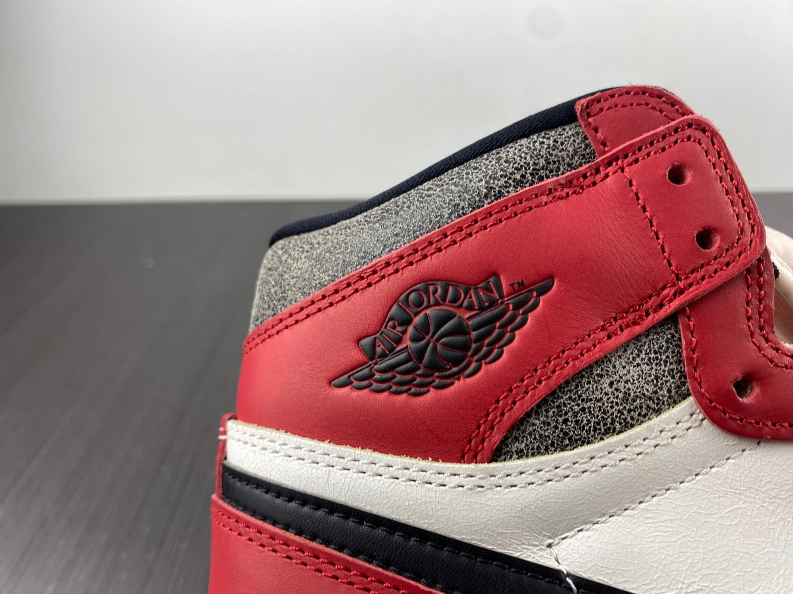 Air Jordan 1 Lost And Found DZ5485-612