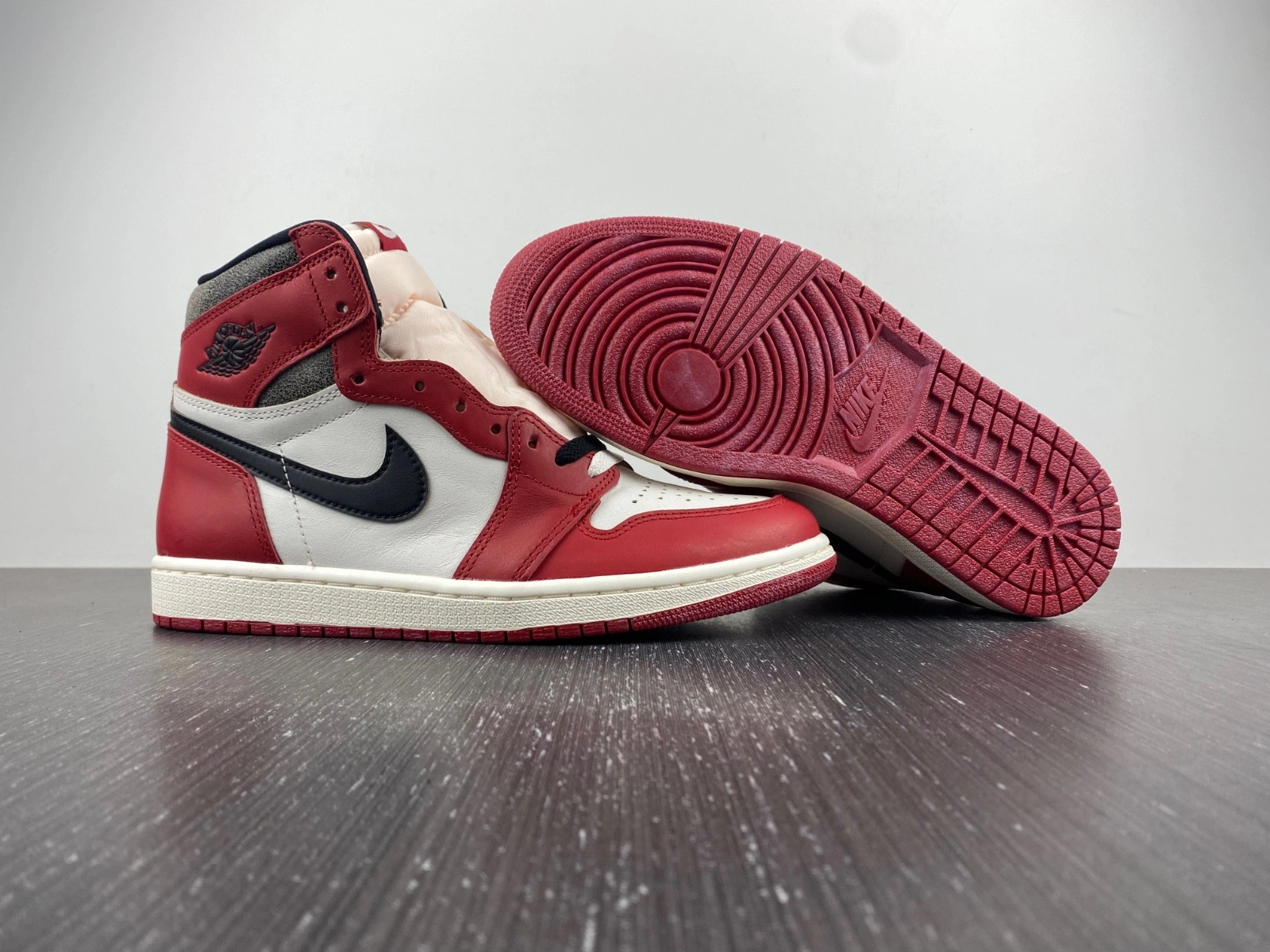 Air Jordan 1 Lost And Found DZ5485-612