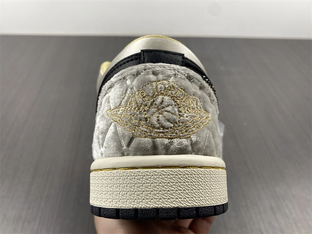 Air Jordan 1 Low Beaded DV1762-001