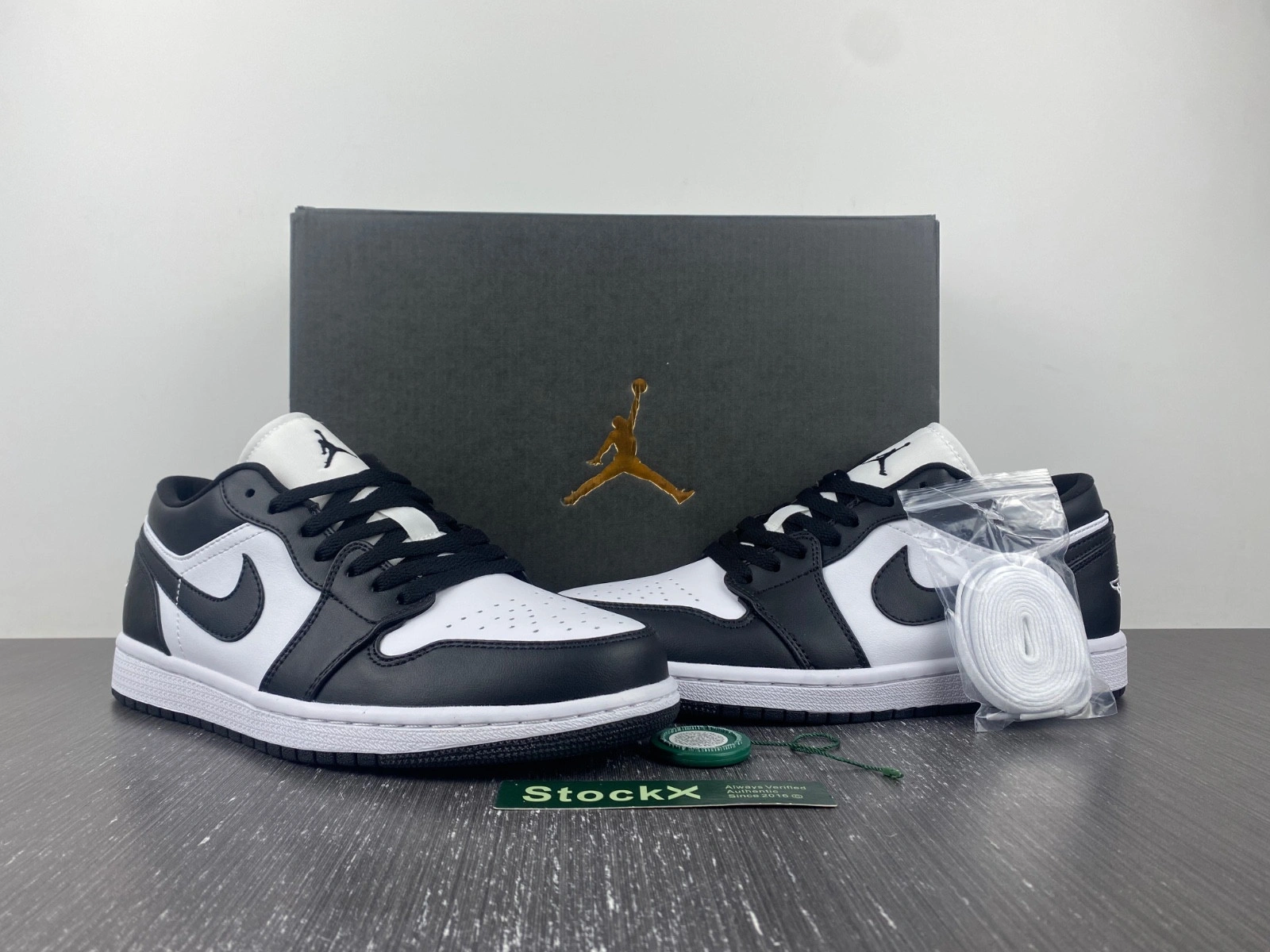 Air Jordan 1 Low Black White DC0774-101