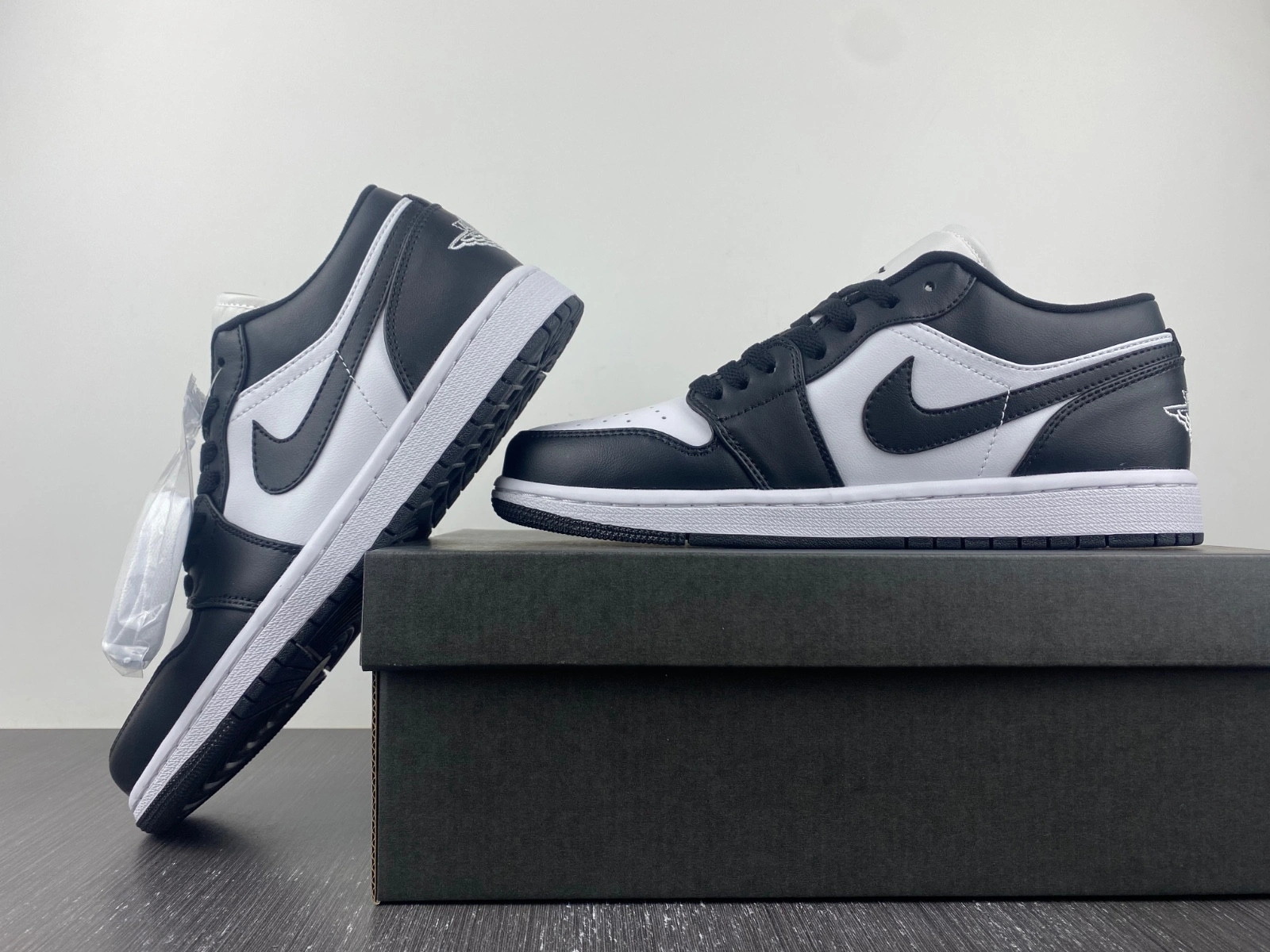 Air Jordan 1 Low Black White DC0774-101