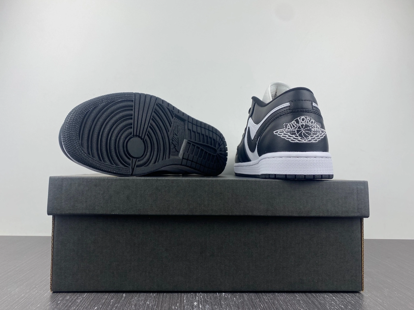 Air Jordan 1 Low Black White DC0774-101