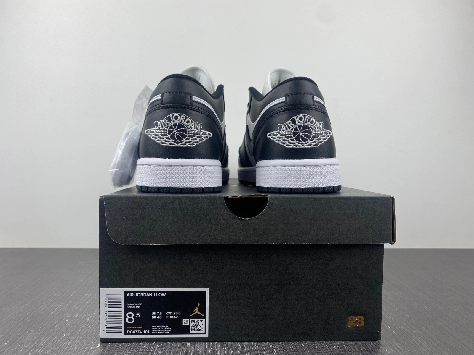 Air Jordan 1 Low Black White DC0774-101