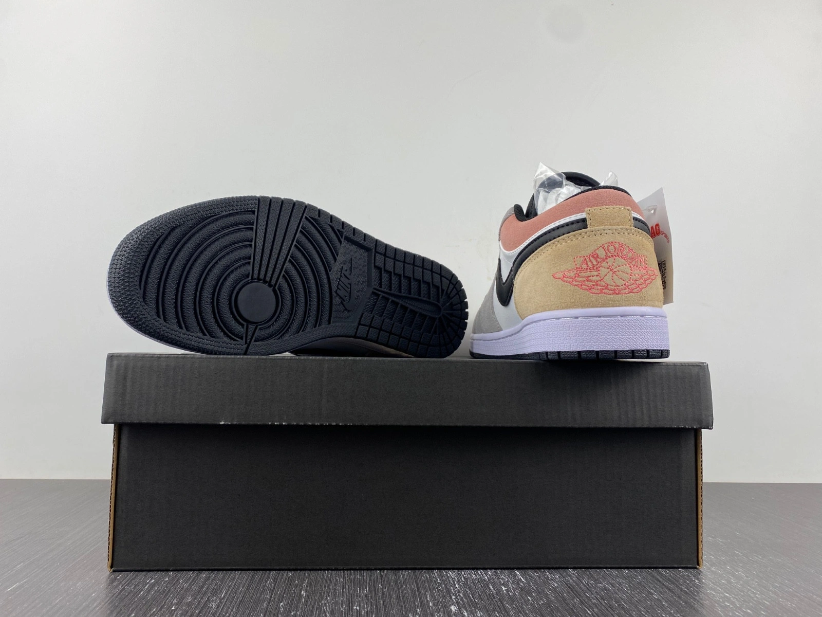 Air Jordan 1 Low 