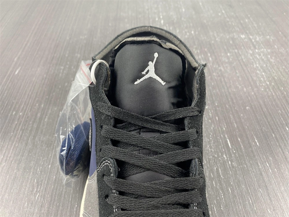 Air Jordan 1 Low 