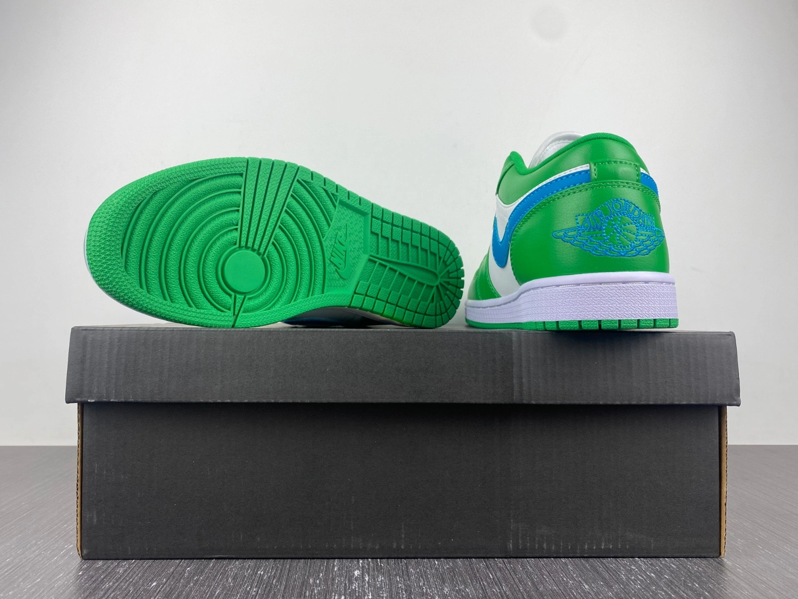 Air Jordan 1 Low 