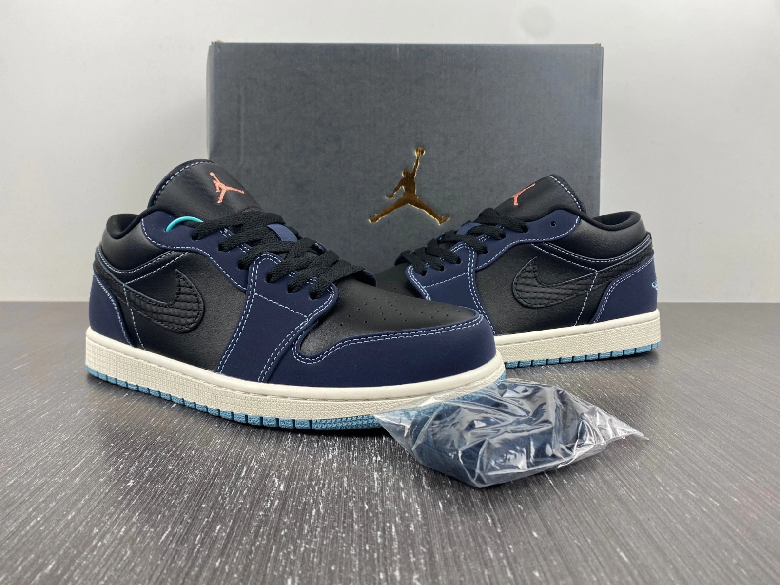 Air Jordan 1 Low Navy Black Snakeskin FJ5478-010
