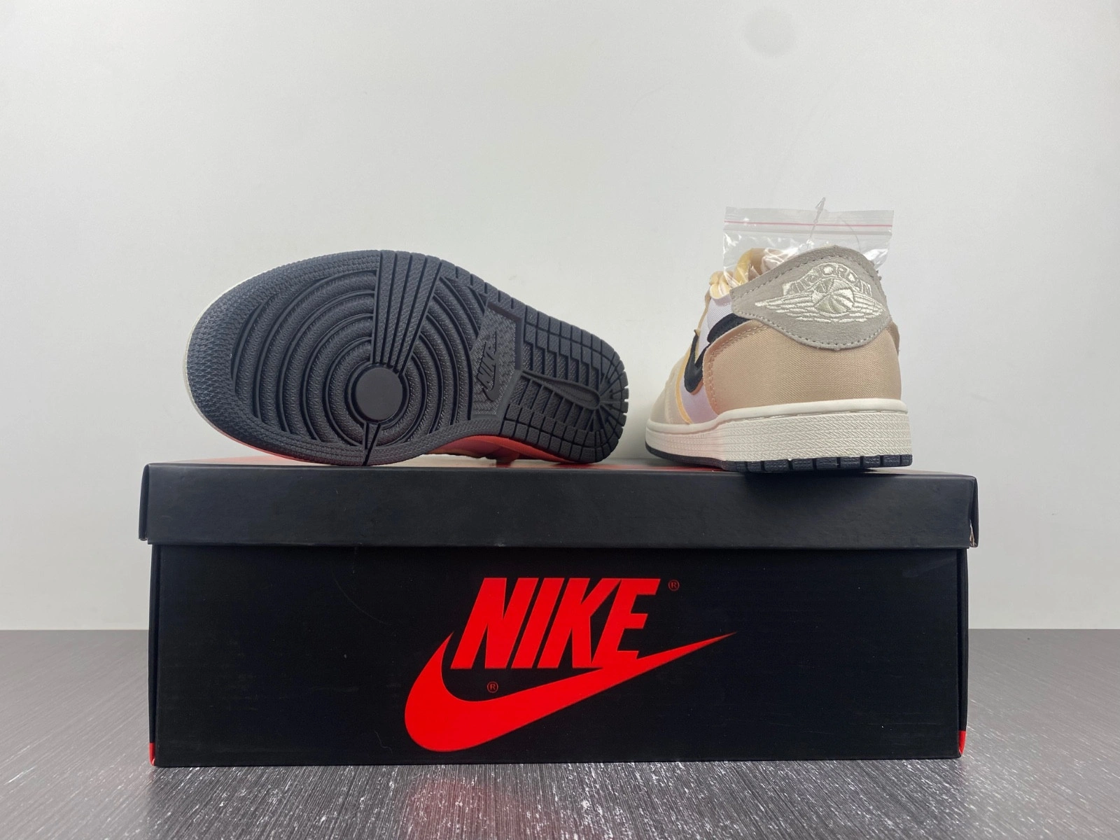 Air Jordan 1 Low OG EX 